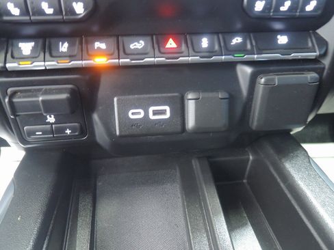 Used 2020 Chevrolet Silverado 2500 LTZ w/ LTZ Plus Package image 23