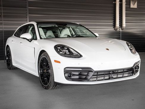 Certified 2023 Porsche Panamera 4 w/ Premium Package AWD/4WD image 7