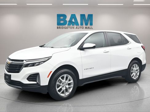 Used 2024 Chevrolet Equinox LT AWD/4WD image 2