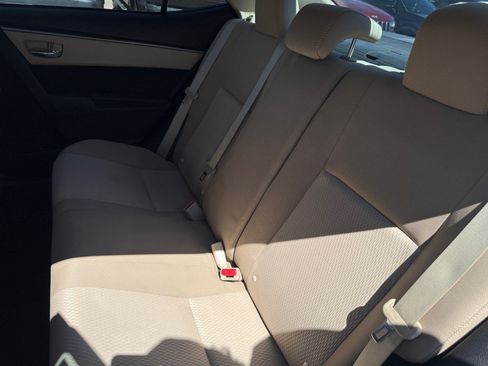 Used 2014 Toyota Corolla LE FWD image 17