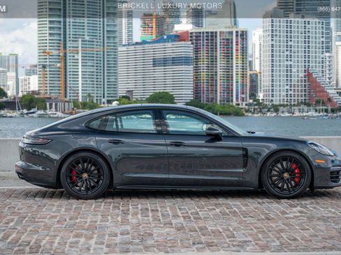 Used 2022 Porsche Panamera GTS image 12