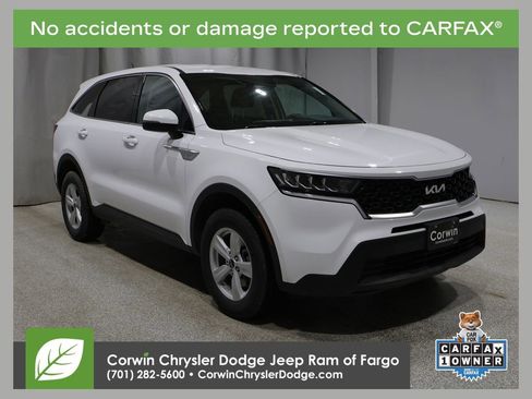 Used 2022 Kia Sorento LX image 1