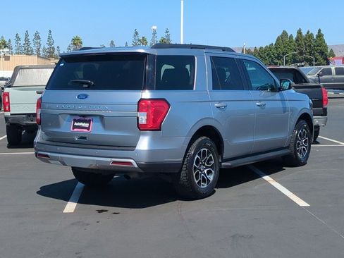 Used 2024 Ford Expedition XLT RWD image 5