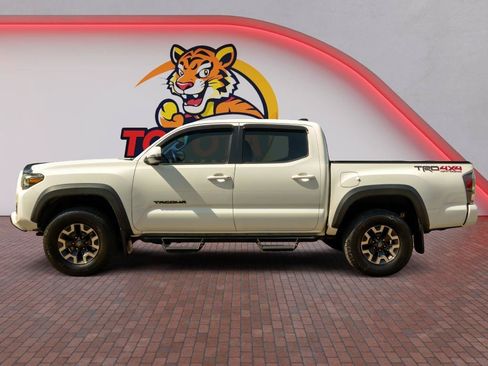 Used 2021 Toyota Tacoma TRD Off-Road w/ Technology Package AWD/4WD image 8