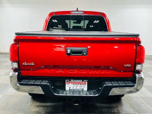 Certified 2021 Toyota Tacoma SR5 image 5