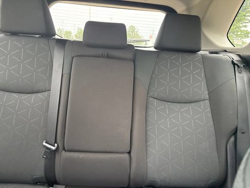 Used 2025 Toyota RAV4 XLE AWD/4WD image 19