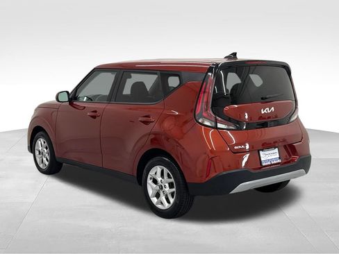 Used 2024 Kia Soul LX w/ Option Group 015 FWD image 5