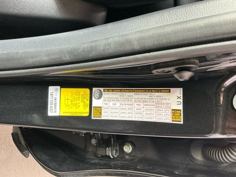 Used 2023 Toyota Venza Nightshade AWD/4WD image 17
