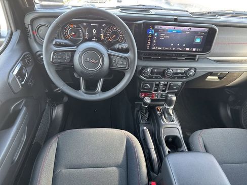 Used 2026 Jeep Wrangler Unlimited Rubicon AWD/4WD image 5