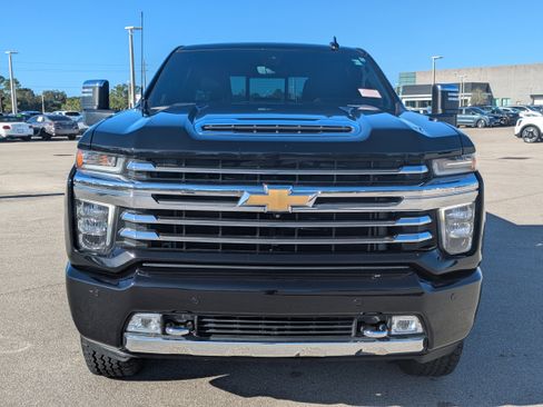 Used 2021 Chevrolet Silverado 2500 High Country w/ Z71 Off-Road Package image 3