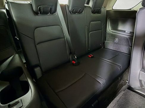 Used 2025 Nissan Pathfinder Platinum w/ Cargo Package AWD/4WD image 25