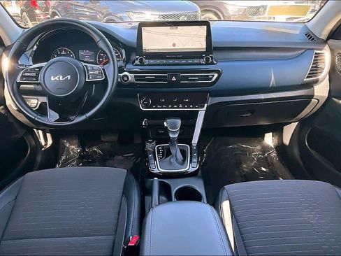 Used 2022 Kia Seltos Nightfall Edition image 15