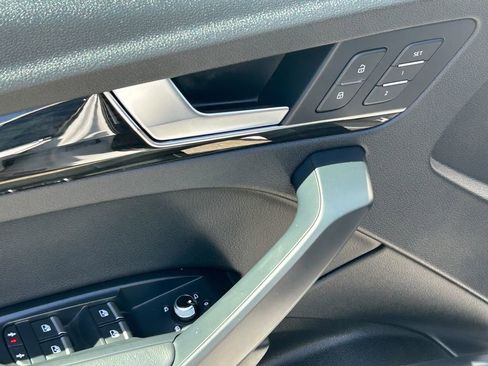 Used 2019 Audi Q5 2.0T Premium Plus w/ Premium Plus Package AWD/4WD image 12