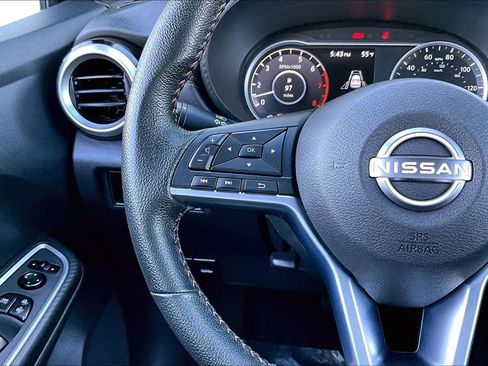 Used 2025 Nissan Versa SR w/ Trunk Package image 20