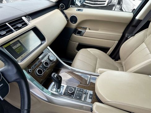 Used 2017 Land Rover Range Rover Sport HSE image 26