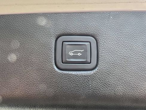 Used 2024 Chevrolet Equinox LT FWD image 11