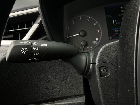 Used 2025 Toyota Corolla LE image 31