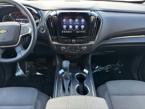 Certified 2023 Chevrolet Traverse LT image 2
