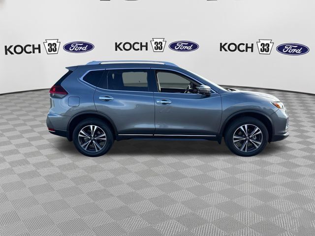 Used 2019 Nissan Rogue SV w/ Premium Package AWD/4WD image 9