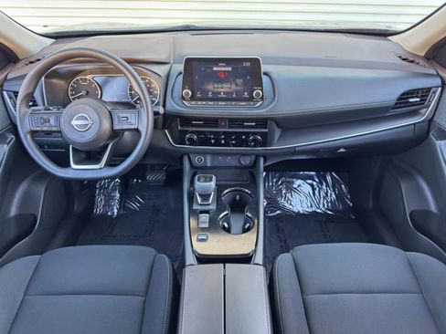 Used 2023 Nissan Rogue S FWD image 11
