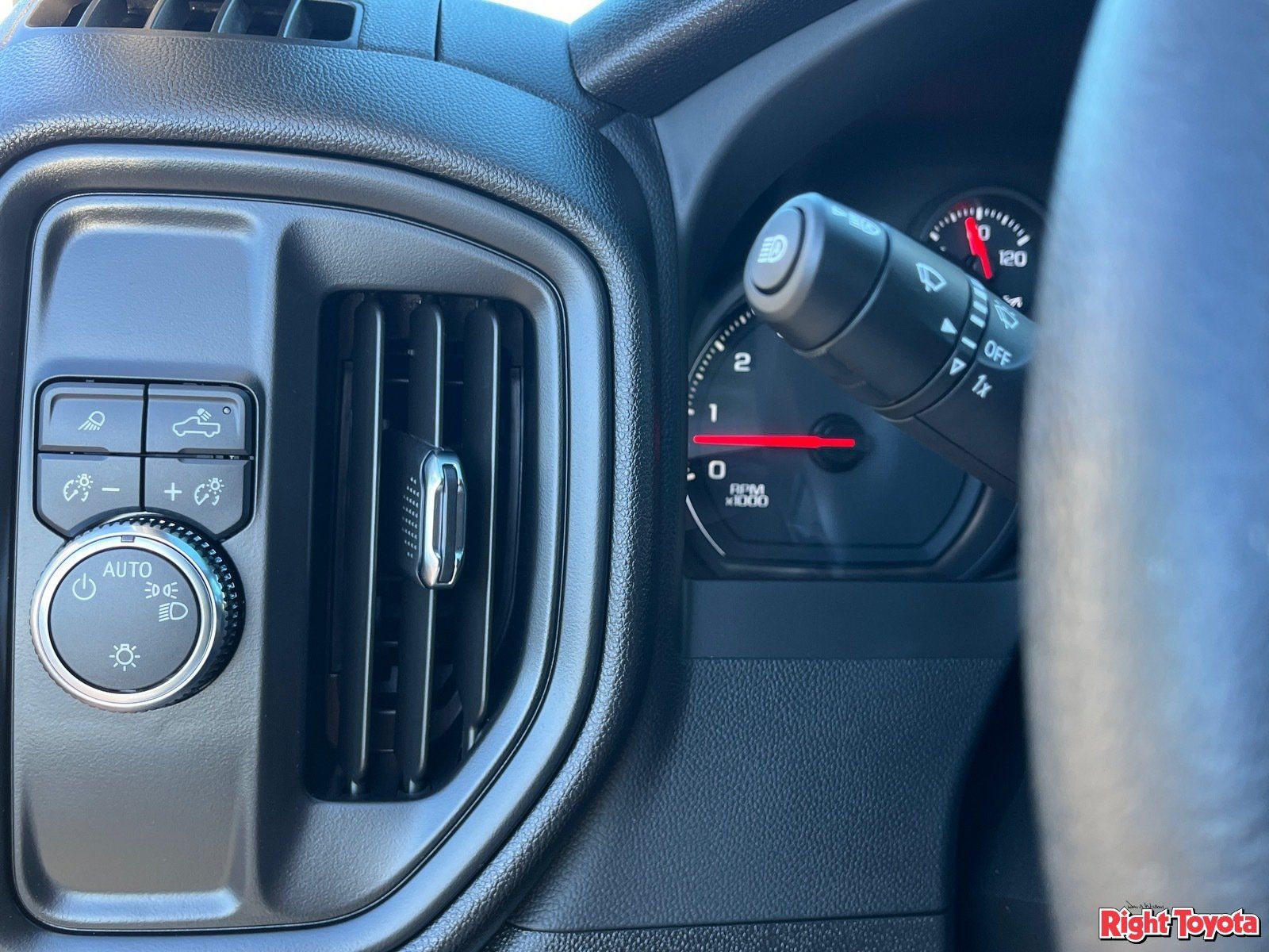 Used 2025 GMC Sierra 2500 Pro w/ 1SA Pro Safety Plus Package RWD image 30