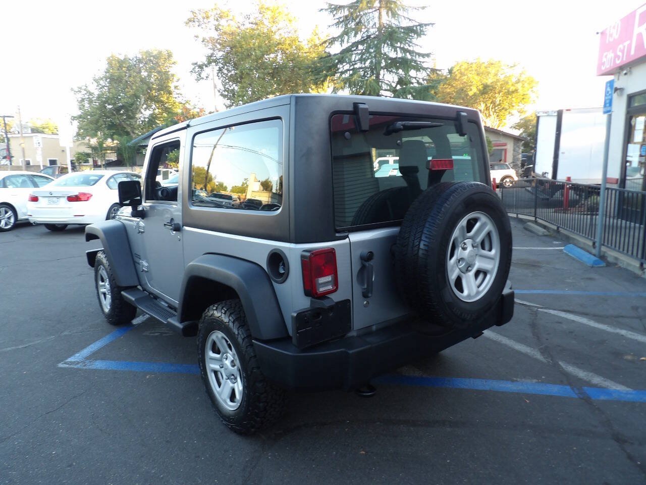 Used 2013 Jeep Wrangler Sport w/ Connectivity Group AWD/4WD image 4