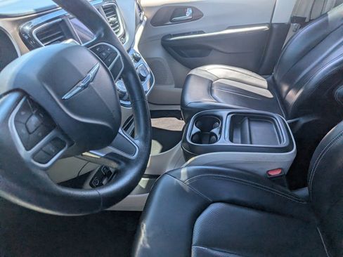 Used 2021 Chrysler Voyager Lxi image 18