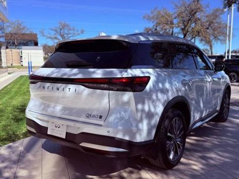 Certified 2026 INFINITI QX60 Luxe w/ Family Package AWD/4WD image 6