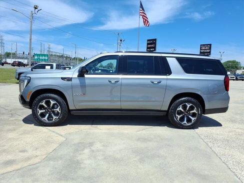 New 2026 GMC Yukon XL AT4 w/ AT4 Premium Plus Package AWD/4WD image 4