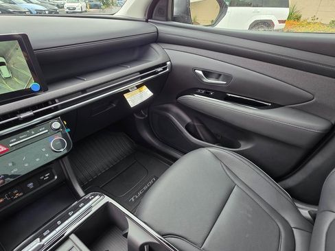 New 2025 Hyundai Tucson Limited image 35