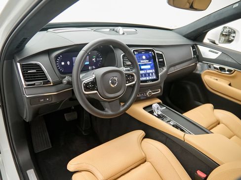 Certified 2023 Volvo XC90 T8 Ultimate w/ Lounge Package AWD/4WD image 12