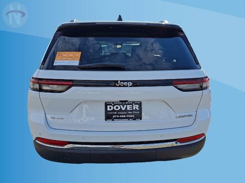 Certified 2024 Jeep Grand Cherokee Limited image 23