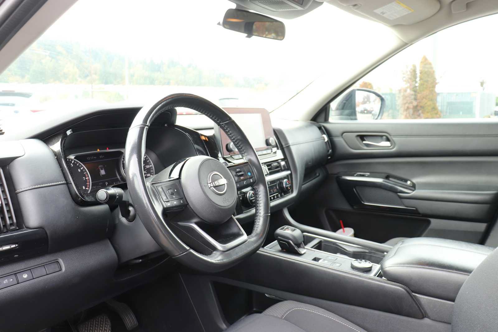 Used 2022 Nissan Pathfinder SV AWD/4WD image 10
