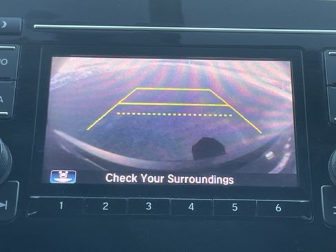 Used 2018 Honda CR-V LX image 26