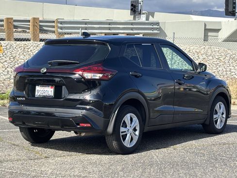 Used 2023 Nissan Kicks S image 3