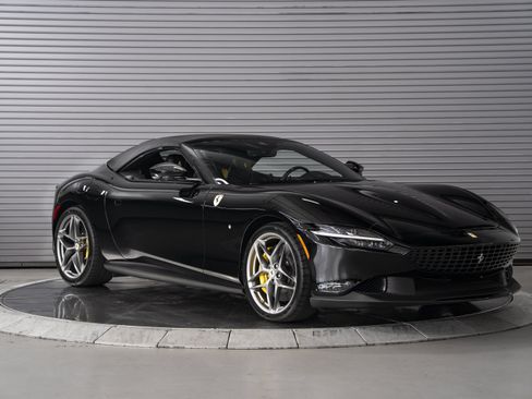 Used 2026 Ferrari Roma Spider RWD image 9