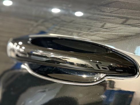 Used 2025 Porsche Cayenne Coupe image 16