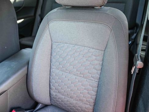 Used 2019 Chevrolet Equinox LT w/ Sun & Navigation Package AWD/4WD image 24