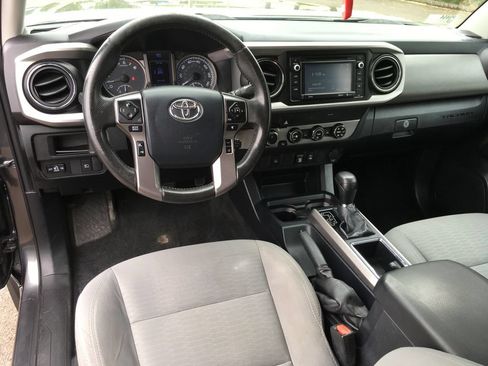 Used 2019 Toyota Tacoma SR5 AWD/4WD image 24
