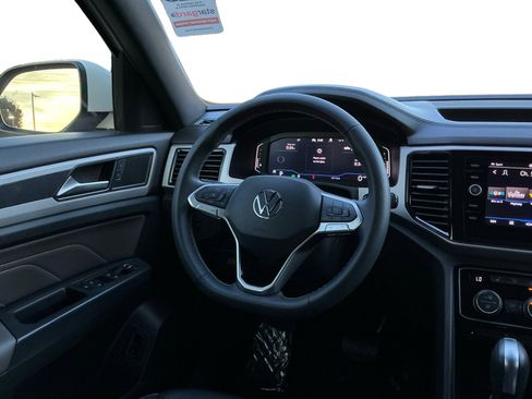 Used 2021 Volkswagen Atlas Cross Sport SEL image 12