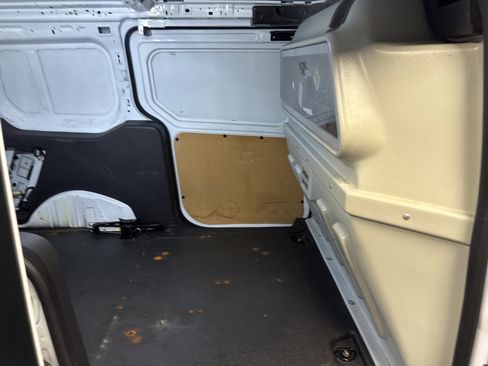 Used 2018 Ford Transit Connect XL image 15