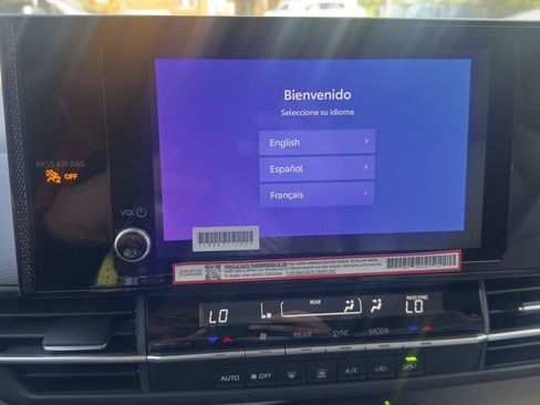 Used 2026 Toyota Sienna LE FWD image 12