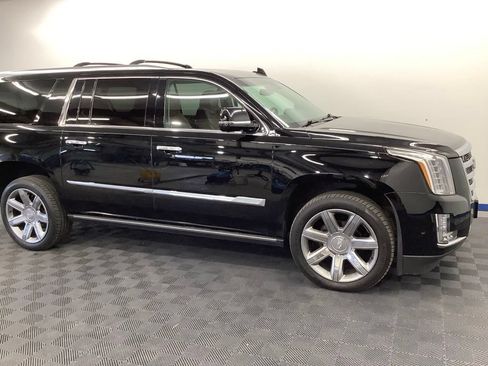 Used 2019 Cadillac Escalade ESV Premium Luxury AWD/4WD image 34