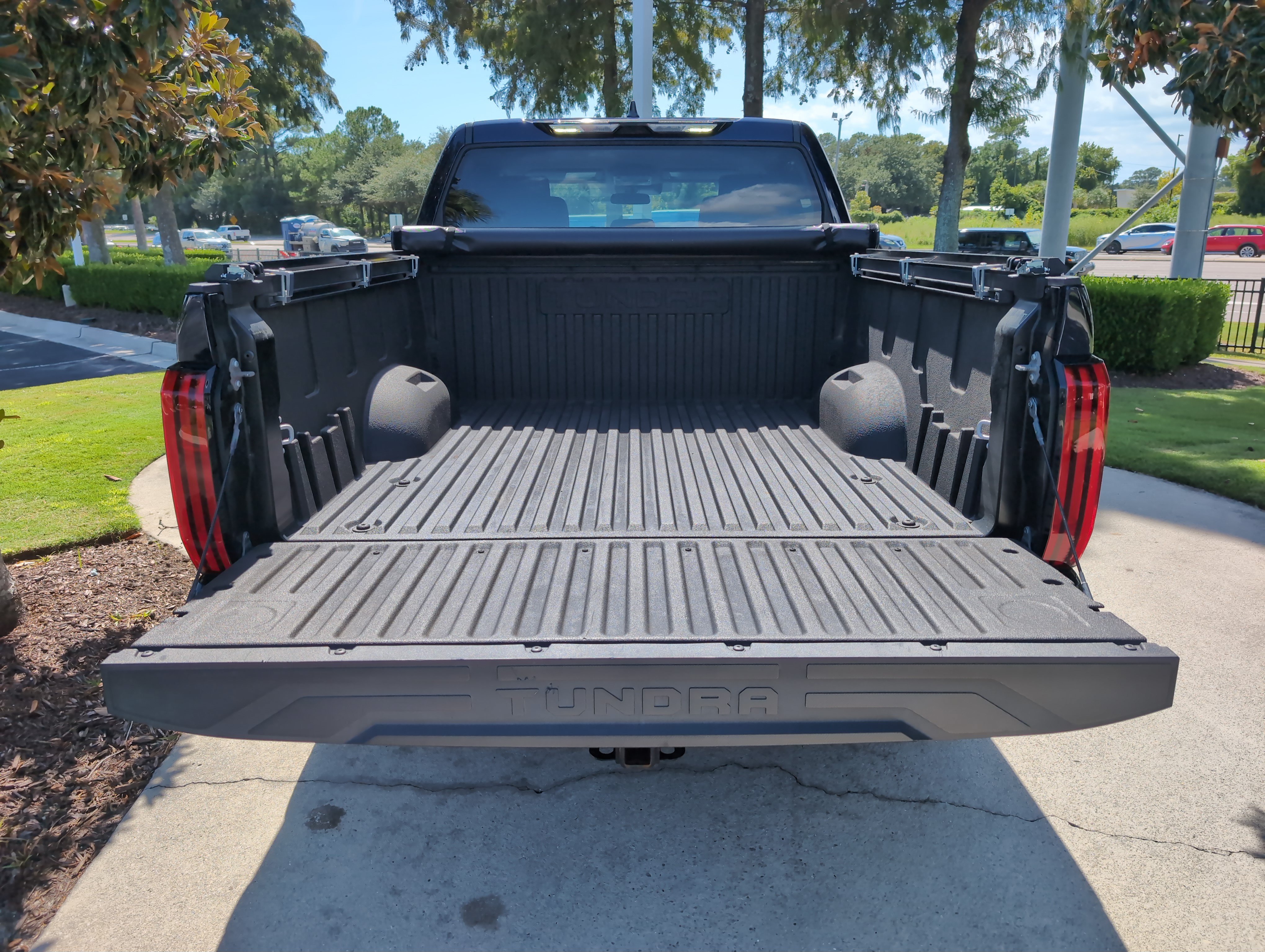 Used 2024 Toyota Tundra SR5 w/ SR5 Convenience Package AWD/4WD image 31