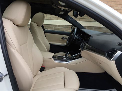 Used 2020 BMW 330i Sedan w/ Premium Package RWD image 26