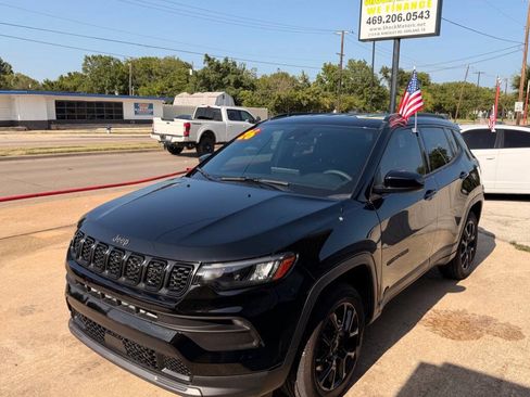 Used 2026 Jeep Compass Latitude w/ Quick Order Package 29K AWD/4WD image 1