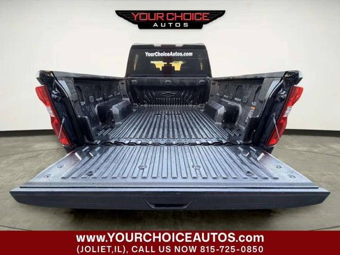 Used 2021 Chevrolet Silverado 2500 Custom w/ Custom Value Package AWD/4WD image 5