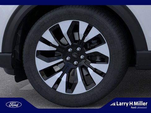 New 2026 Ford Explorer Platinum w/ LUX Leather Package image 19