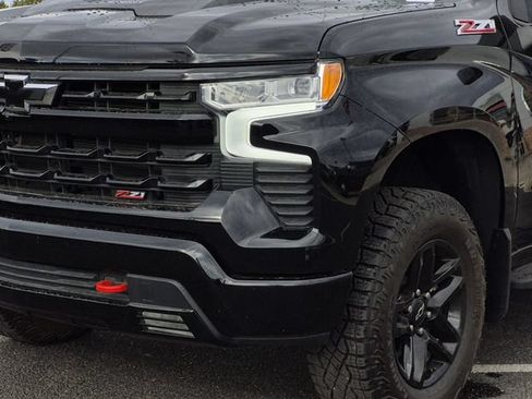 Used 2024 Chevrolet Silverado 1500 LT Trail Boss w/ Convenience Package II AWD/4WD image 3