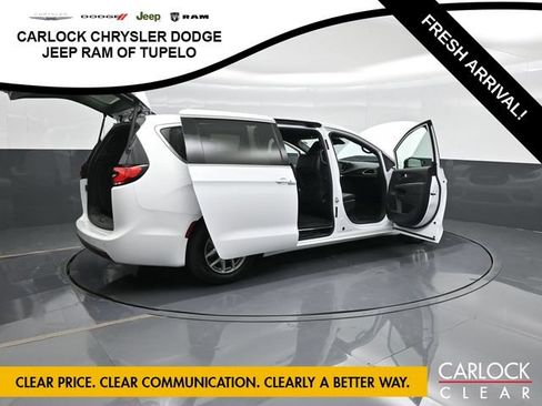 Used 2025 Chrysler Pacifica Select FWD image 64
